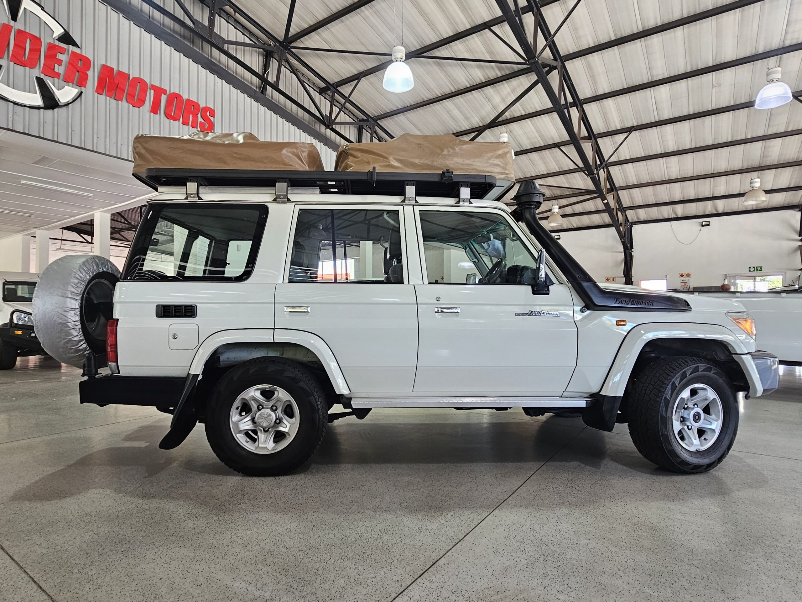 2019 Toyota Land Cruiser 76 4.5 V8 LX